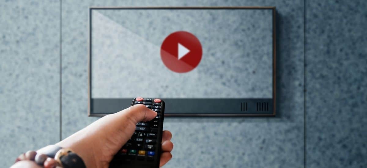 Fjärrkontroll som ska sätta igång en Youtube video